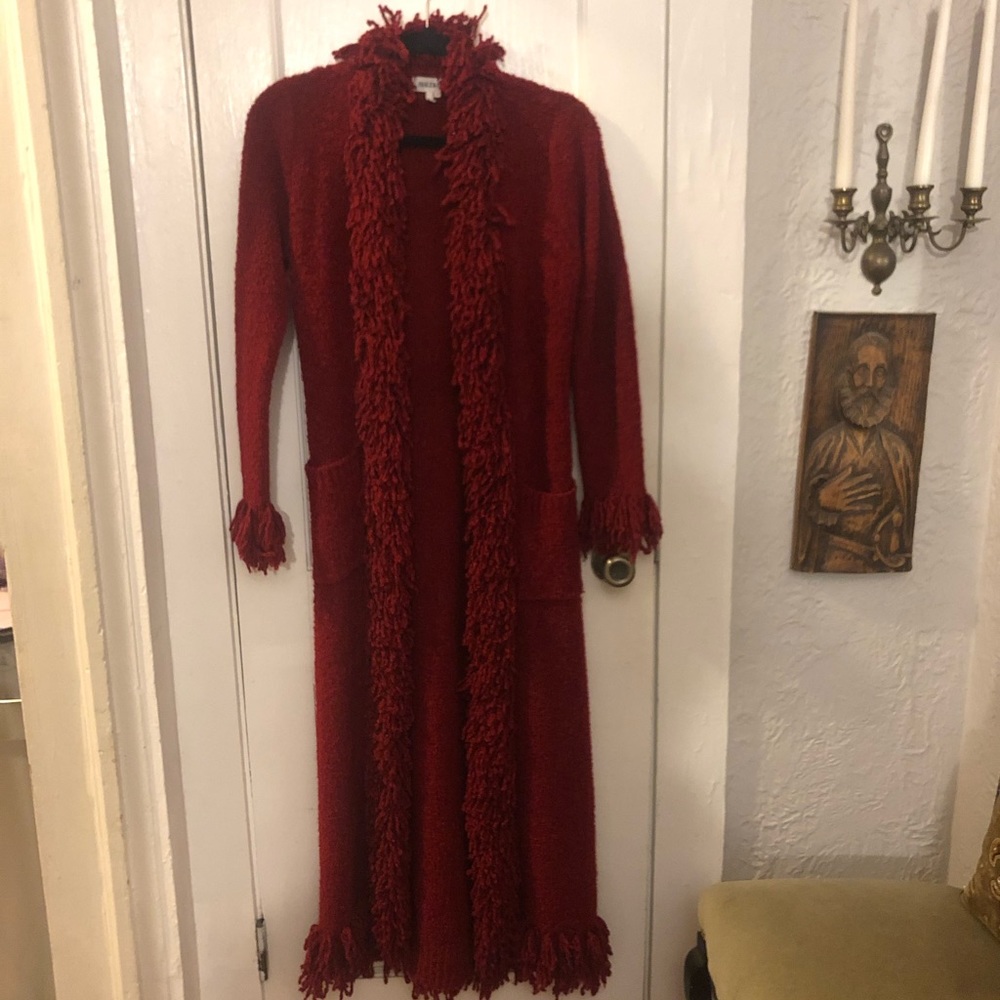 Woman’s long cardigan/fringe/sweater